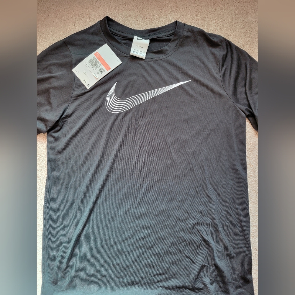 Nike Black T-Shirt Boys Large